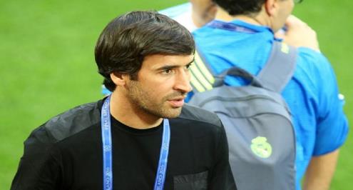 جماهير ريال مدريد تفضل راؤول عن لوف واليجري في تدريب الملكي